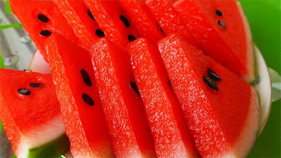 سموم الإسكندرية: لا تأكلوا البطيخ في هذه الحالة..فيديو
