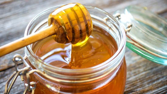 ضبط كميات كبيرة من العسل مجهول المصدر في الفيوم

