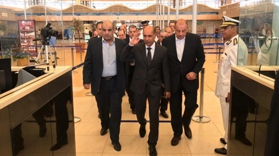 وزير الطيران يتفقد مطار شرم الشيخ الدولي ويشيد بإجراءات السفر والوصول