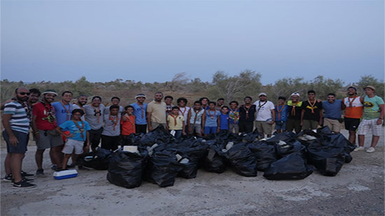 بالصور.. حملة نظافة من المخلفات البلاستيكية في محمية وادي الجمال