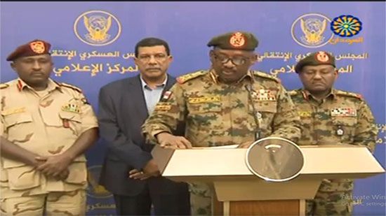 متى يتم حلّ المجلس العسكري الانتقالي في السودان؟
