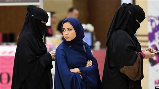 بعد السماح لها بالسفر من غير ولي.. 3 أشياء لا تزال ممنوعة عن المرأة السعودية

