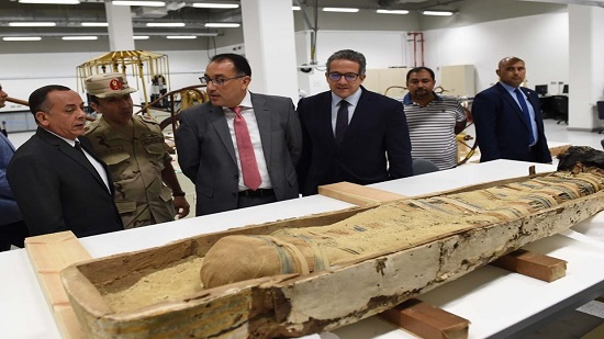  البدء فى ترميم التابوت الذهبي للملك توت عنخ أمون بعد نقله للمتحف المصري الكبير
