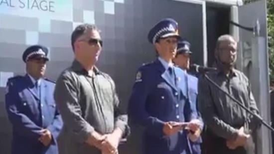 رئيسة شرطة نيوزلندا تؤدي فريضة الحج