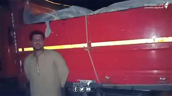 بالفيديو: نرصد احتجاج لرهبان دير انبا صموئيل لمنع دخول سيارة 