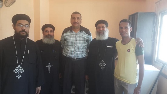 الكنيسة تهنئة العاملين بالوحدة المحلية بقرية أبو مناع 
