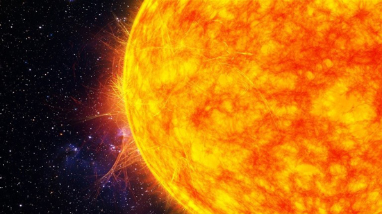 رصد لحظة حدوث انفجار مذهل على سطح الشمس (فيديو)
