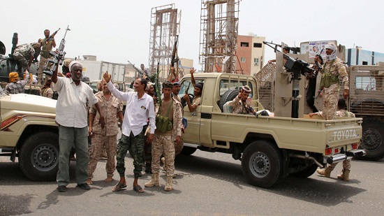 الحكومة اليمنية تشترط انسحاب المجلس الانتقالي من المناطق التي سيطر عليها قبل أي حوار
