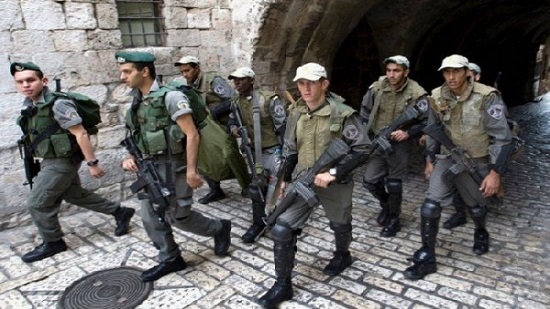  الشرطة الإسرائيلية تقتحم الحرم القدسي
