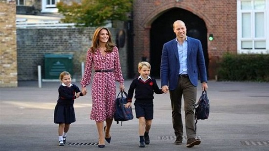 الأميرة الصغيرة في المدرسة.. الأمير ويليام برفقة ابنته في أول يوم دراسة.. صور