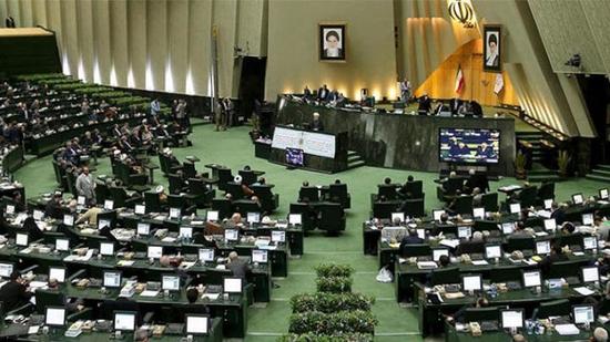 مسئول في البرلمان إيراني: الفساد حوّل شركات صناعة السيارات في إيران إلى مافيا