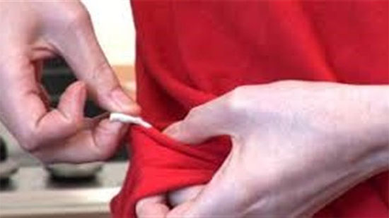 
أسرع الطرق لإزالة اللبان من الملابس والأقمشة
