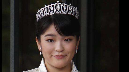  الأميرة الشابة المحبوبة فى اليابان تطير الى فيينا وسط اهتمام سياسي واعلامي واسع 