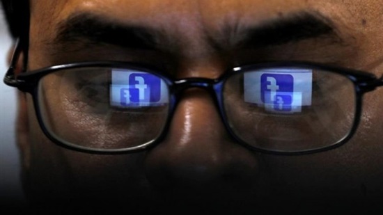 فيسبوك تعمل على نظارة ذكية لتحل محل الهواتف المحمولة