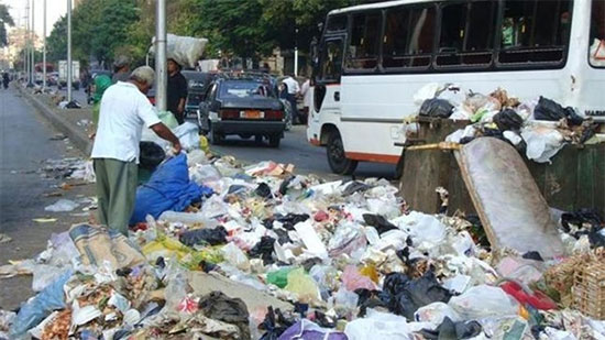 البيئة: لا صحة لتحصيل رسوم شهرية عن جمع القمامة