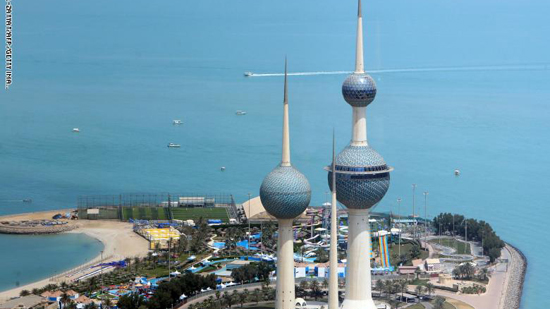 لم يرفرف العلم هنا منذ قرن تقريبا... الكويت تشهد حدثا هو الأول من نوعه في تاريخها