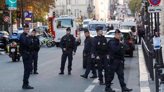 انتشار أمني كثيف في محيط مقر شرطة باريس