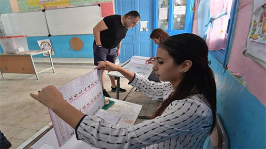 بدء فرز الأصوات بالانتخابات التشريعية بتونس 