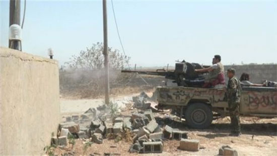الجيش الوطني الليبي يشن غارات على مخازن أسلحة الجماعات الإرهابية بسرت 