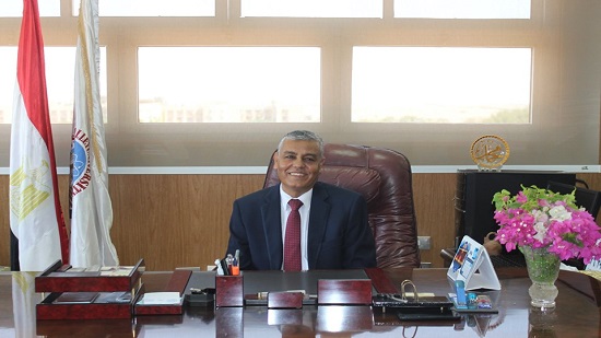 رئيس جامعة جنوب الوادي يستقبل وفد مؤسسة بنك مصر
