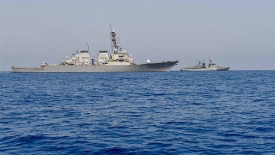 القوات البحرية المصرية تنقذ طاقم إحدى الطائرات الهليكوبتر المفقودة بالبحر المتوسط 
