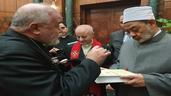  مجلس كنائس مصر يزور فضيلة الإمام أحمد الطيب