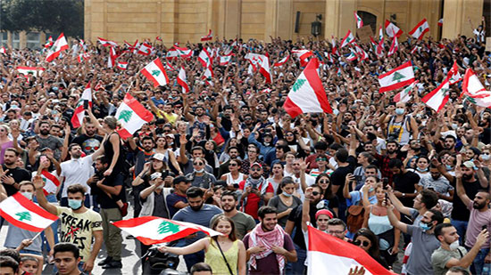 بيان للمتظاهرين اللبنانيين يدعوا إلى تشكيل حكومة إنقاذ وانتخابات مبكرة