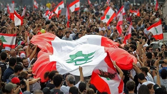 استمرار الاحتجاجات اللبنانية.. والمتظاهرين يكسرون حاجز الخوف