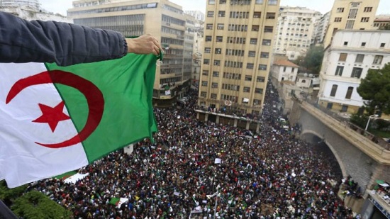  التظاهرات في الجزائر