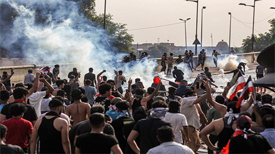 العراق.. 2592 جريحا و63 قتيلا حصيلة يومين من المظاهرات