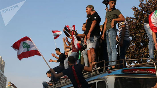 وزارة الدفاع اللبنانية تحذر المواطنين من حمل أسلحة في المظاهرات