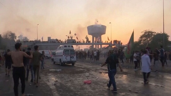 متظاهري العراق أثناء محاولة اقتحام المنطقة الخضراء