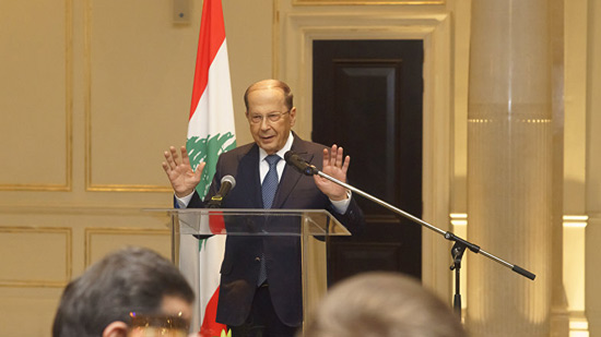 الرئيس اللبناني: الشعب ثار بعدما فقد ثقته بدولته ويجب أن نعيد إليه هذه الثقة