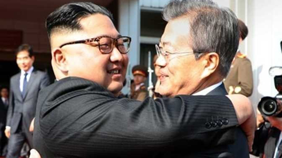 زعيم كوريا الشمالية يعزي نظيره الجنوبي في وفاة والدته