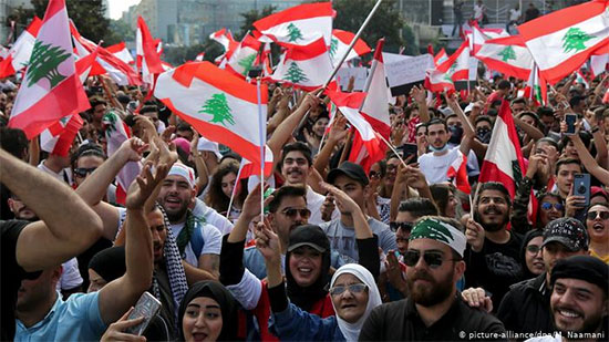 للتخلص من حزب الله والطائفية .. تواصل الاحتجاجات في لبنان 