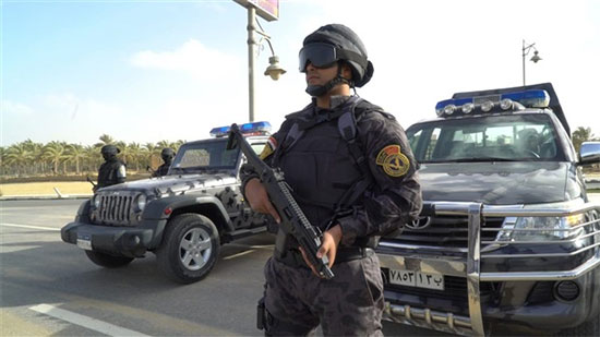 قوات الجيش والشرطة تؤمن طريق دير الأنبا صموئيل في الذكرى الأولى لشهداء الدير