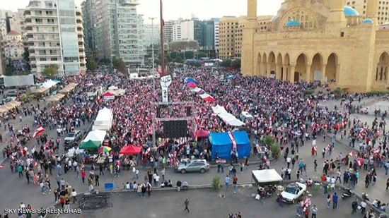آلاف اللبنانيات يحتشدن ببيروت : يسقط النظام والثورة مستمرة 