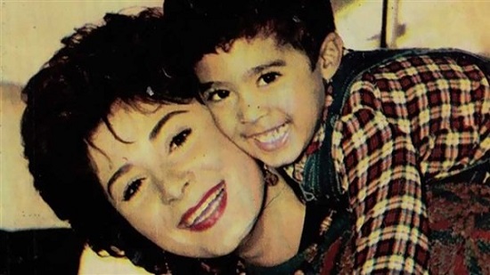 أول ظهور لـ هيثم أحمد زكي مع والدته هالة فؤاد في لقاء تليفزيوني نادر