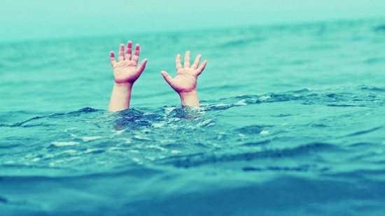 مصرع طفل غرقا 