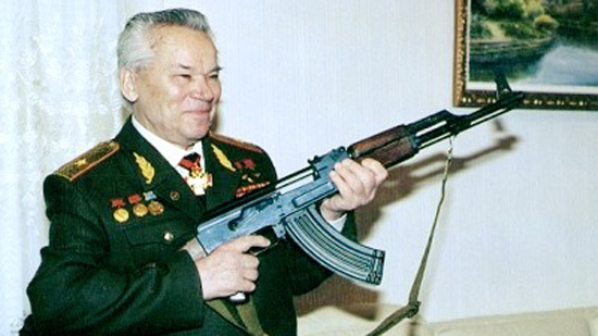 المخترع الروسى ميخائيل كَلاشْنِكوف