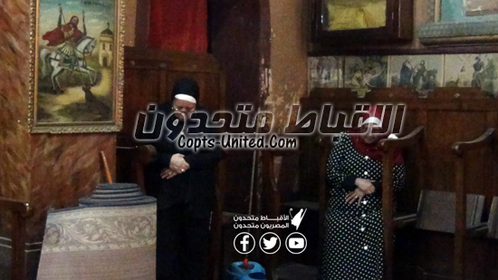  نرصد: قيام سيدتين بالصلاة داخل كنيسة 