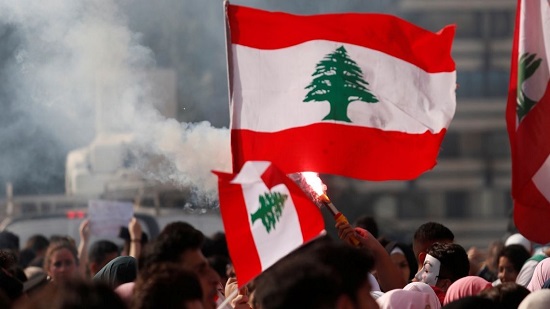  لبنانيون ينظمون جولات بمعالم طرابلس وسط الاحتجاجات
