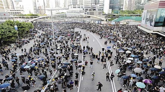 التظاهرات العنيفة في هونج كونج