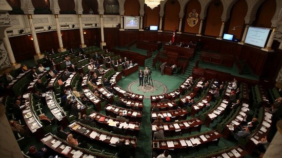 برلمان تونس الجديد يعقد أولى جلساته لانتخاب رئيس له