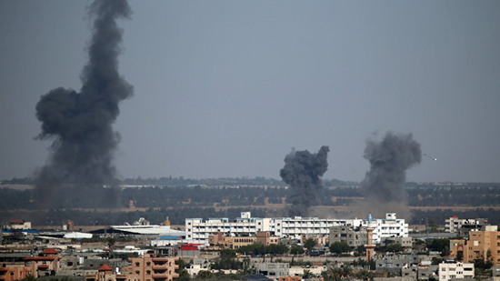 إسرائيل تشن غارات كثيفة على قطاع غزة