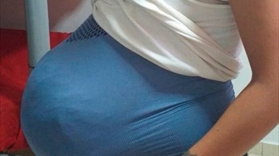 ضبط امرأة حامل في 15 قطعة حشيش بالصدفة في الأرجنتين
