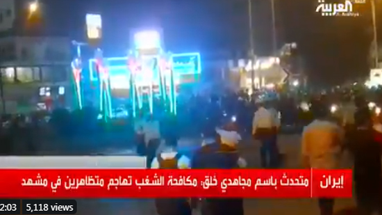 بالفيديو.. باحث: إيران استخدمت مياه مخلوطة بالغاز لأول مرة ضد المتظاهرين