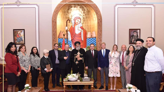 بالصور البابا تواضروس ومحافظ الإسكندرية يستقبلان الكاردينال الايطالى فرانشيسكو أسقف أجريجنتو 