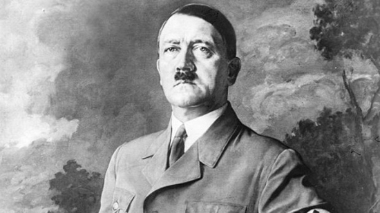  الزعيم النازي أدولف هتلر