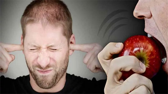 مرض الميسوفونيا.. عندما ينزعج البعض من صوت مضغ الطعام
